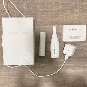 Rodan + Fields Pore Cleansing MD System